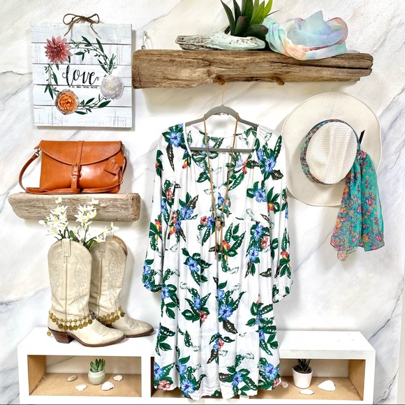 Dresses & Skirts - ✨🍃Sweet boho style dress with tropical feel 🍃✨